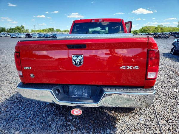 2024 RAM 1500 CLASSIC SLT / Warlock