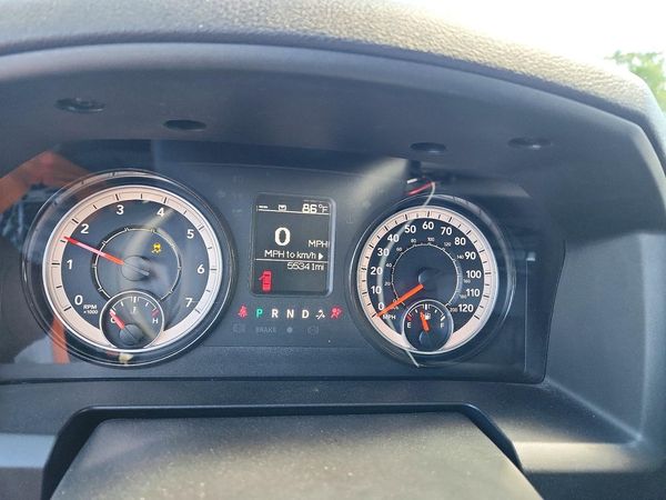 2024 RAM 1500 CLASSIC SLT / Warlock
