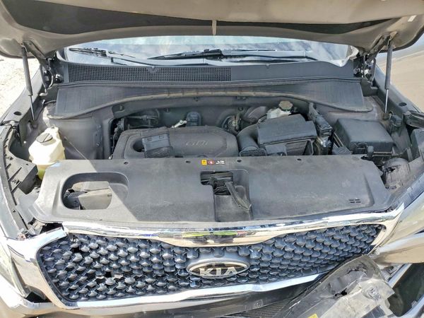 2017 KIA SORENTO L, LX