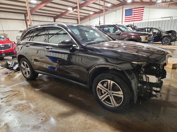 2017 MERCEDES-BENZ GLC GLC300 Base-4M
