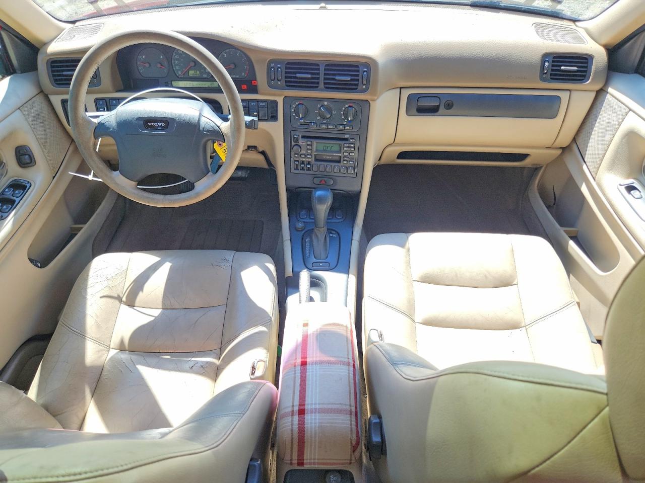 2000 VOLVO V70