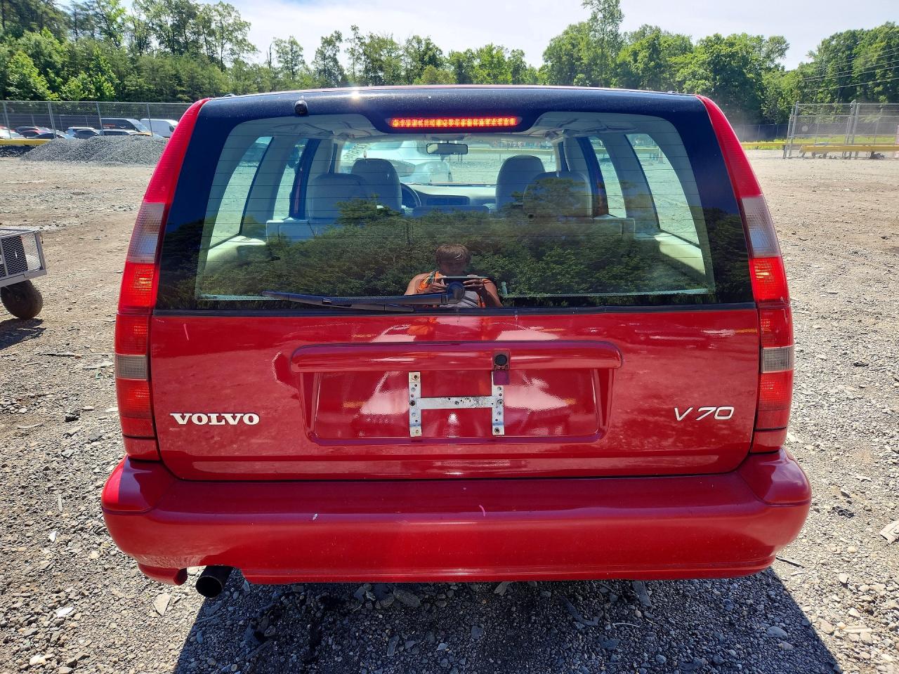 2000 VOLVO V70