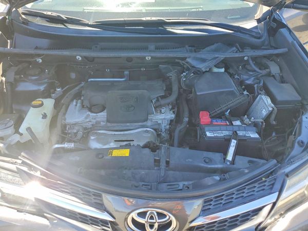 2015 TOYOTA RAV4 XLE (M Grade) — Engine bay