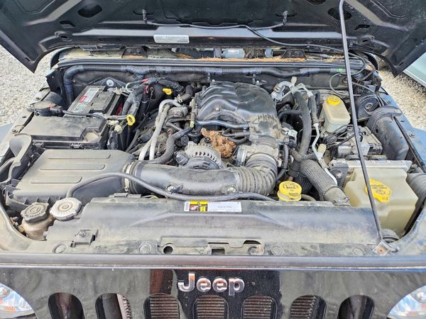 2016 JEEP WRANGLER Sport — Engine bay