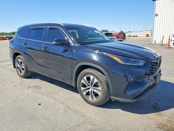 2021 TOYOTA HIGHLANDER XLE Nav