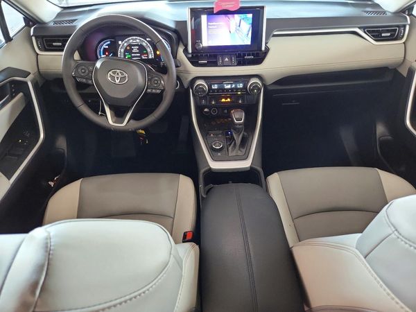 2024 TOYOTA RAV4 XLE Premium