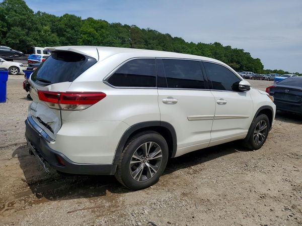 2018 TOYOTA HIGHLANDER LE/LE Plus
