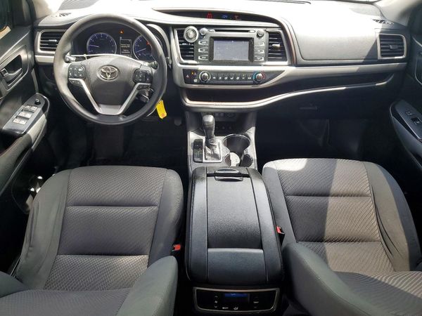 2018 TOYOTA HIGHLANDER LE/LE Plus