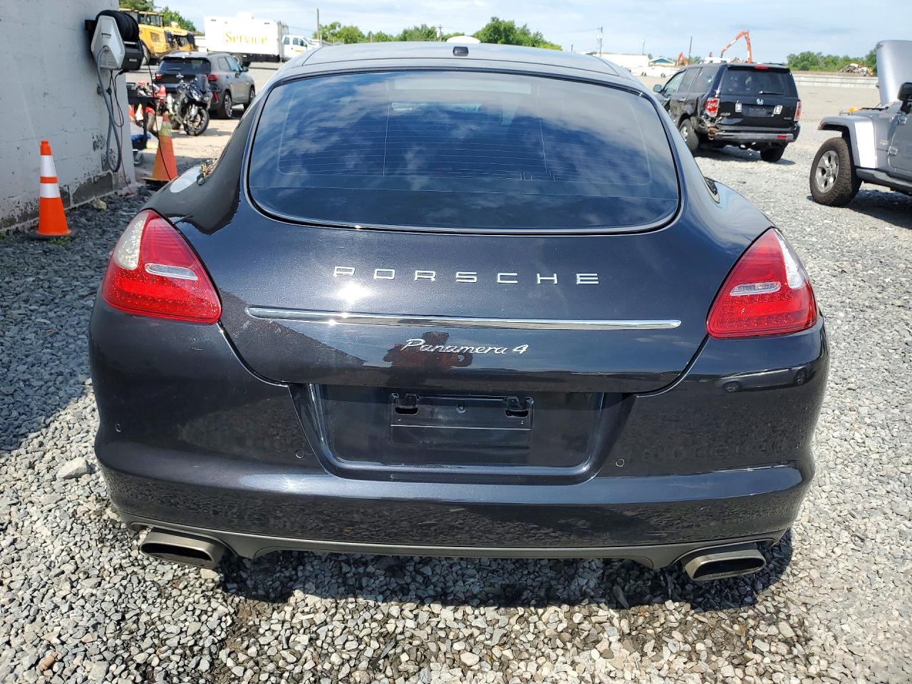 2013 PORSCHE PANAMERA Base (2WD), 4 (4WD)