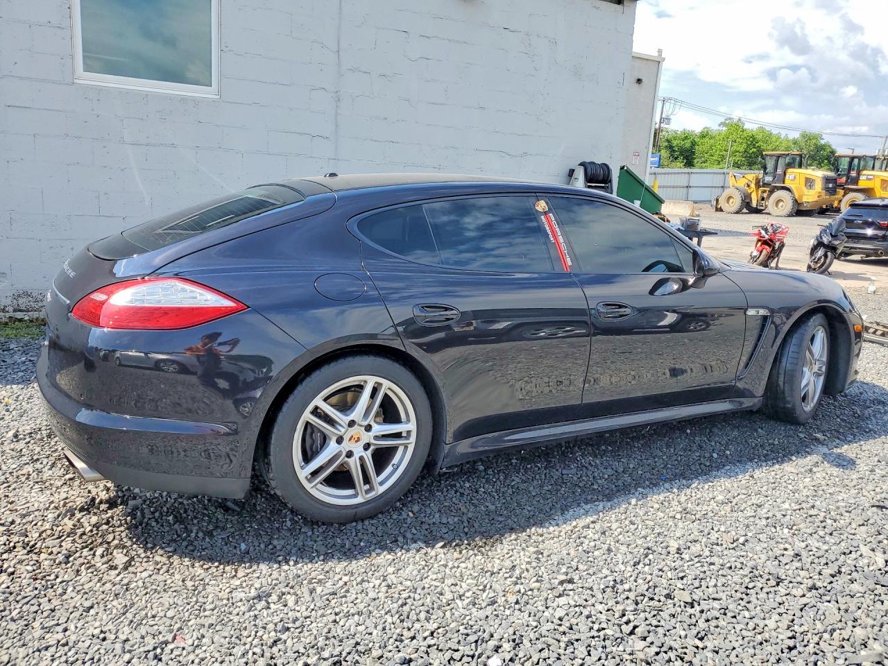 2013 PORSCHE PANAMERA Base (2WD), 4 (4WD)