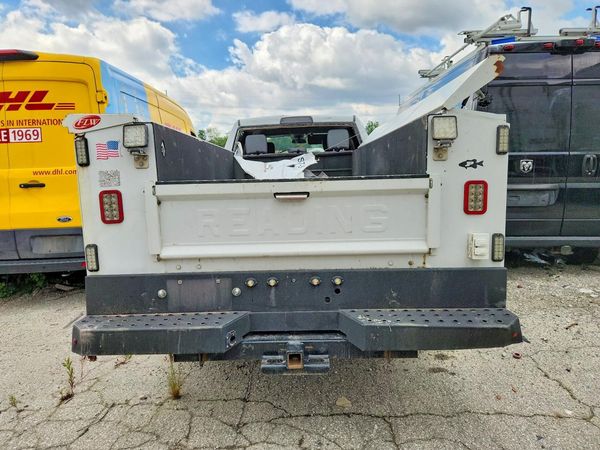 2018 RAM 3500 CREW CAB CHASSIS 4X4