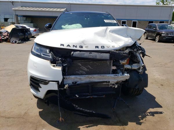 2018 LAND ROVER RANGE ROVER VELAR R-Dynamic HSE