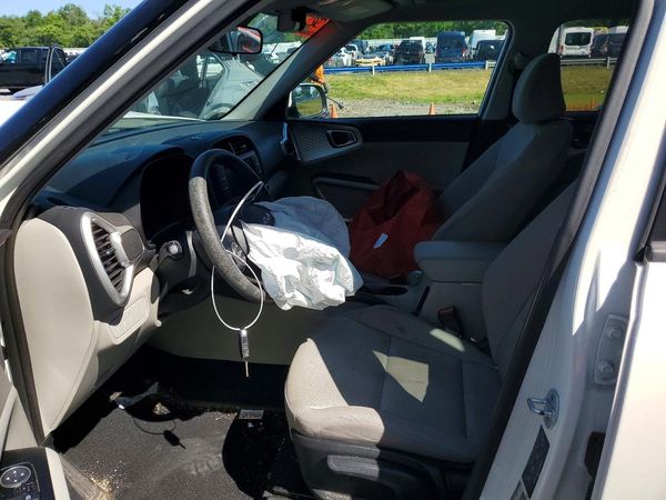 2023 KIA SOUL LX, S