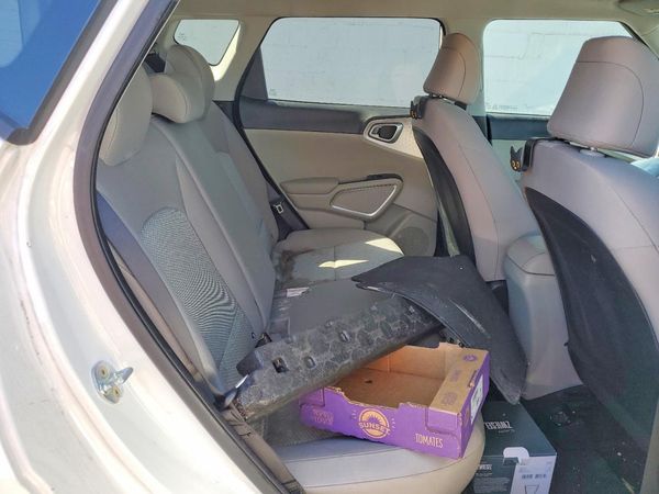 2023 KIA SOUL LX, S