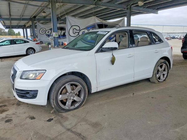 2012 AUDI Q5 Premium Plus
