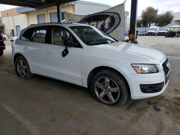 2012 AUDI Q5 Premium Plus
