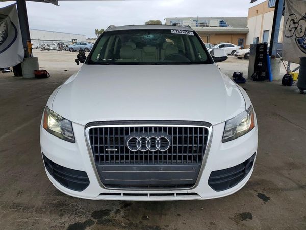 2012 AUDI Q5 Premium Plus