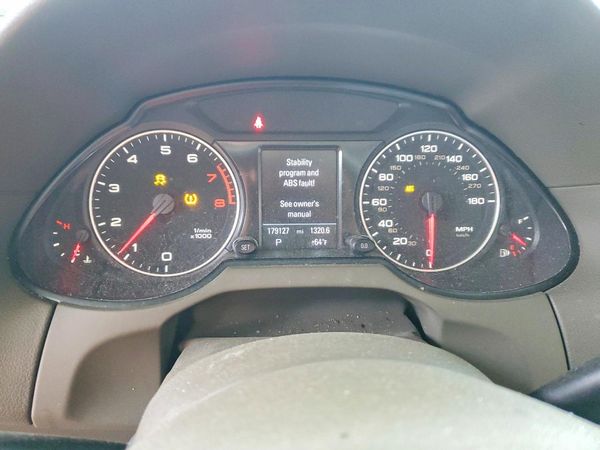 2012 AUDI Q5 Premium Plus