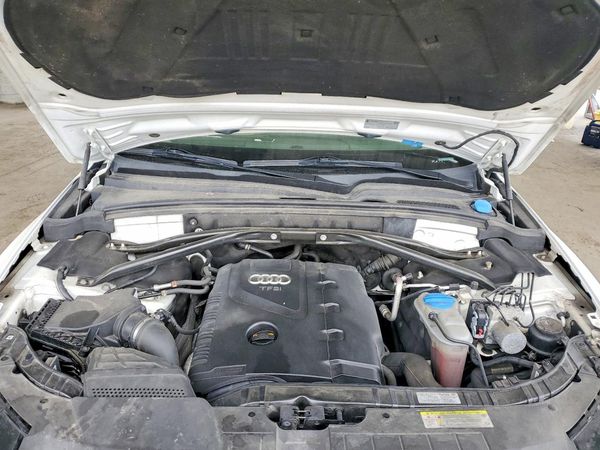 2012 AUDI Q5 Premium Plus