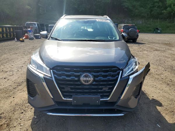 2022 NISSAN KICKS SV