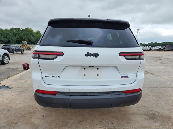 2023 JEEP GRAND CHEROKEE Laredo, Altitude