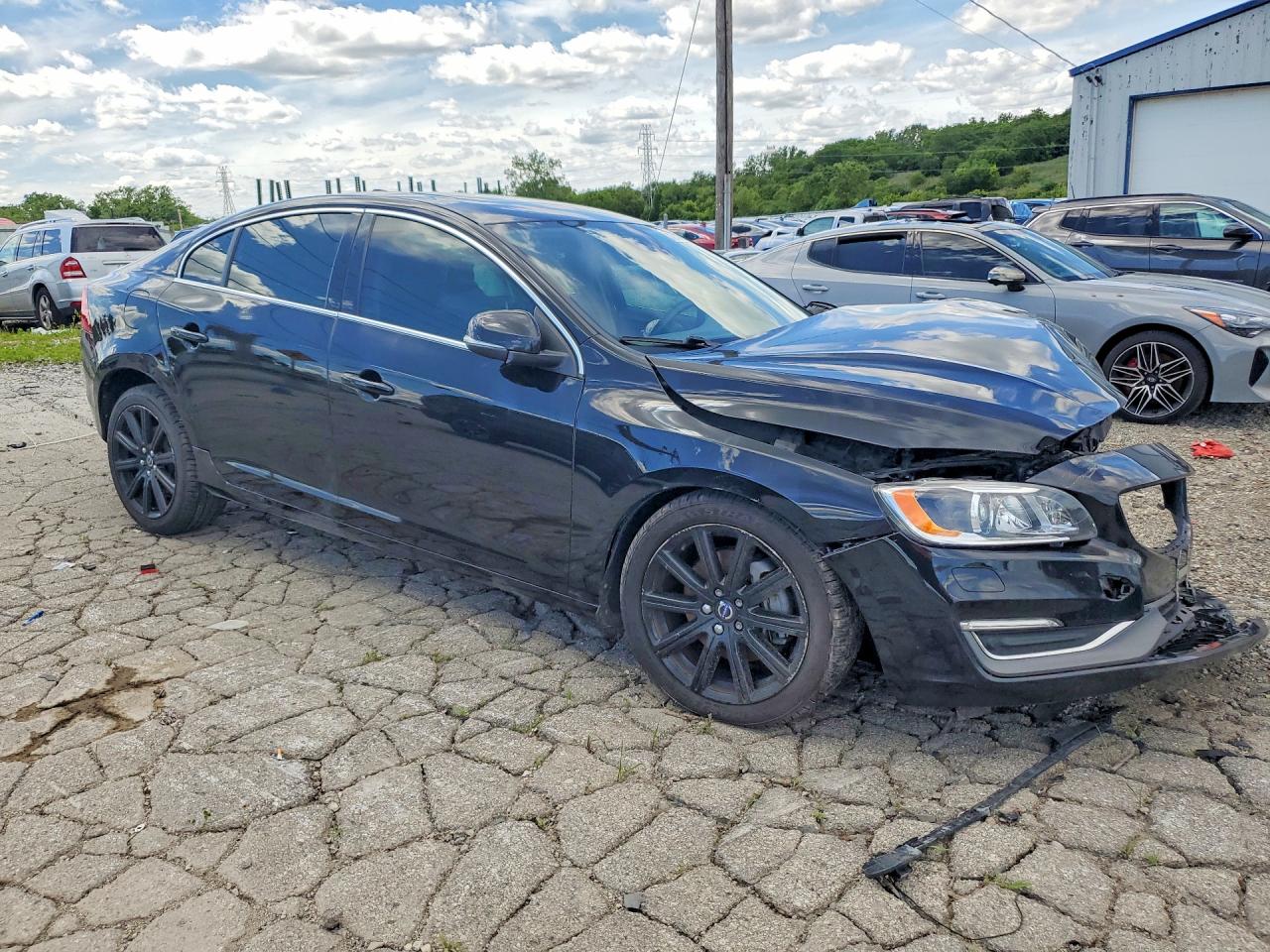 2018 VOLVO S60 Platinum