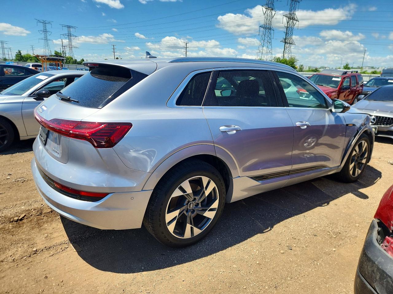 2022 AUDI E-TRON quattro Premium Plus