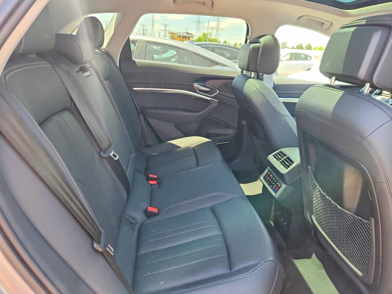2022 AUDI E-TRON quattro Premium Plus