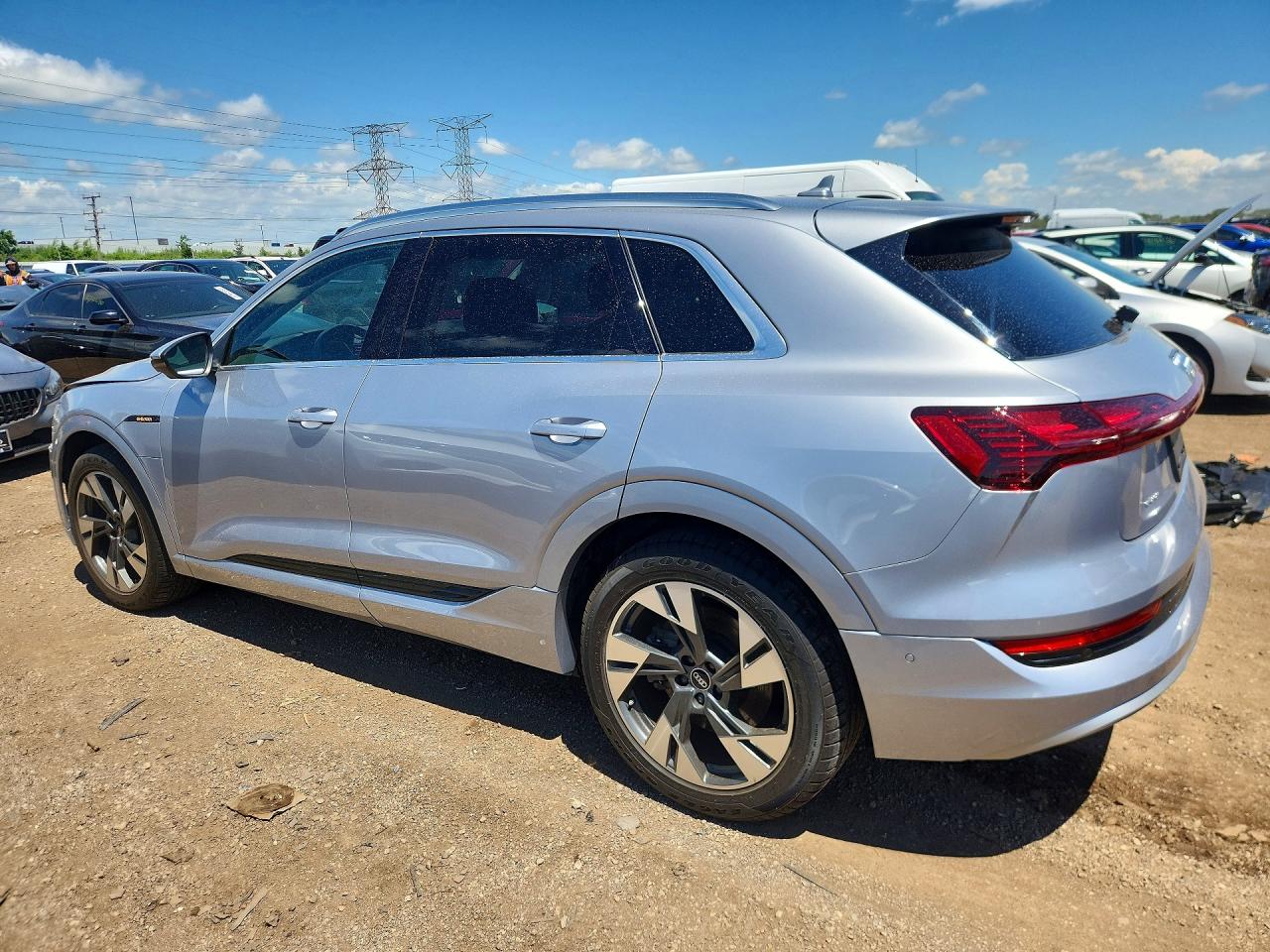 2022 AUDI E-TRON quattro Premium Plus