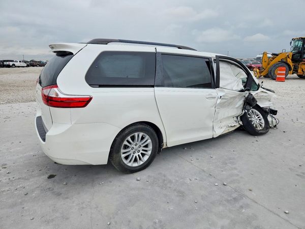 2015 TOYOTA SIENNA — PSRA