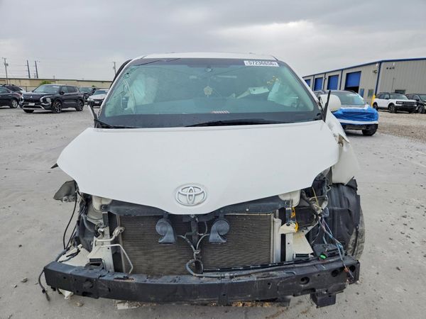 2015 TOYOTA SIENNA — DIRF