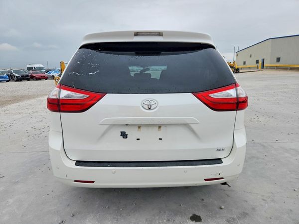 2015 TOYOTA SIENNA — DIRR