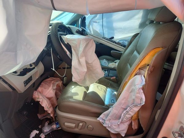 2015 TOYOTA SIENNA — DENT