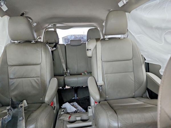 2015 TOYOTA SIENNA — SUVN