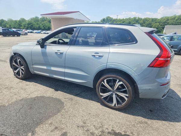 2024 VOLVO XC60 Ultimate Dark