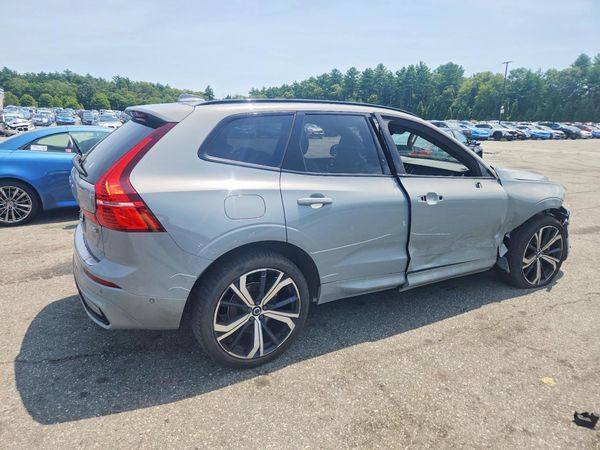 2024 VOLVO XC60 Ultimate Dark