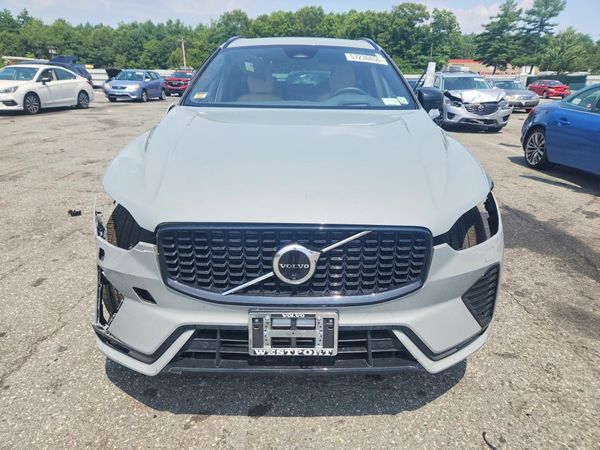 2024 VOLVO XC60 Ultimate Dark