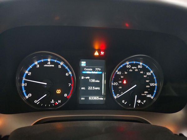 2017 TOYOTA RAV4 XLE