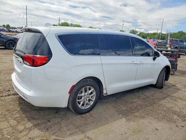 2017 CHRYSLER PACIFICA LX