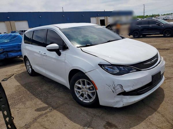 2017 CHRYSLER PACIFICA LX