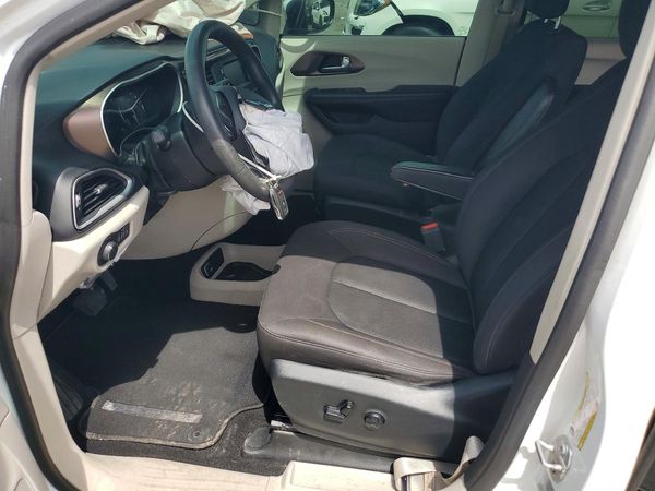 2017 CHRYSLER PACIFICA LX