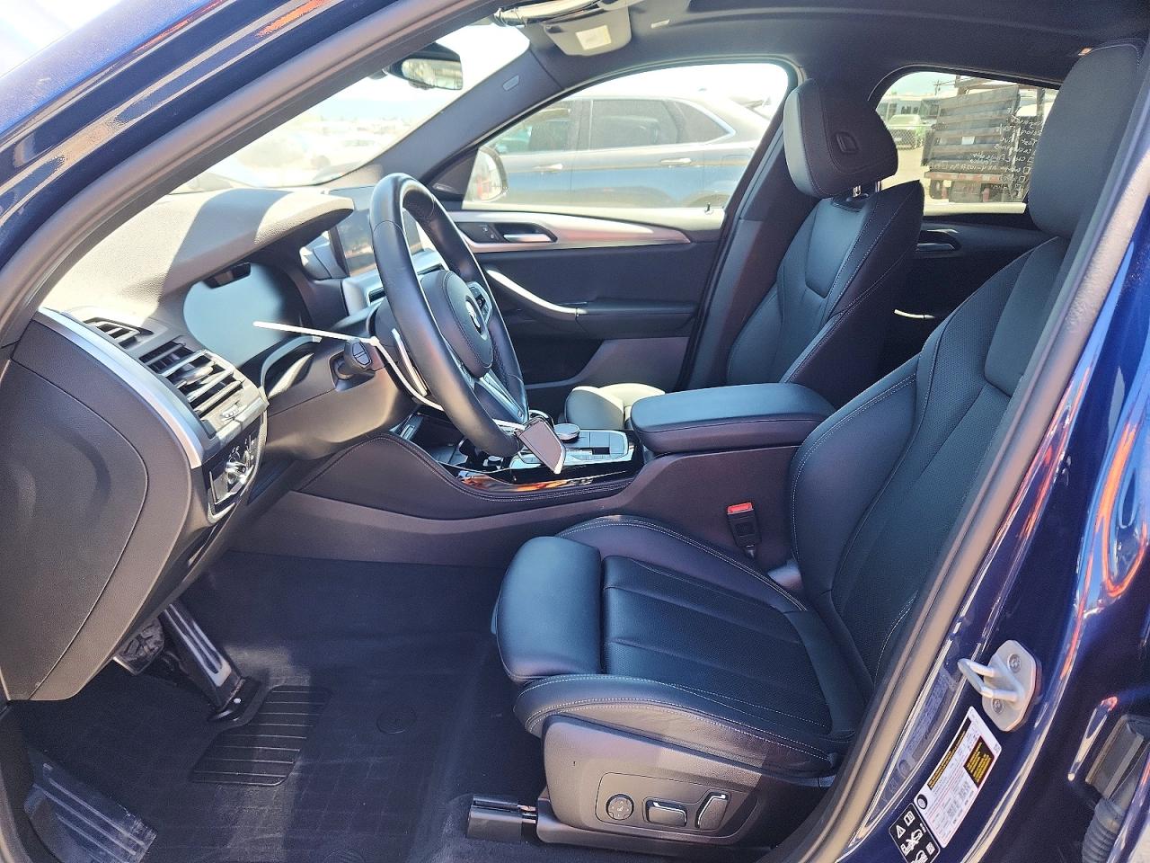 2025 BMW X4 xDrive 30i