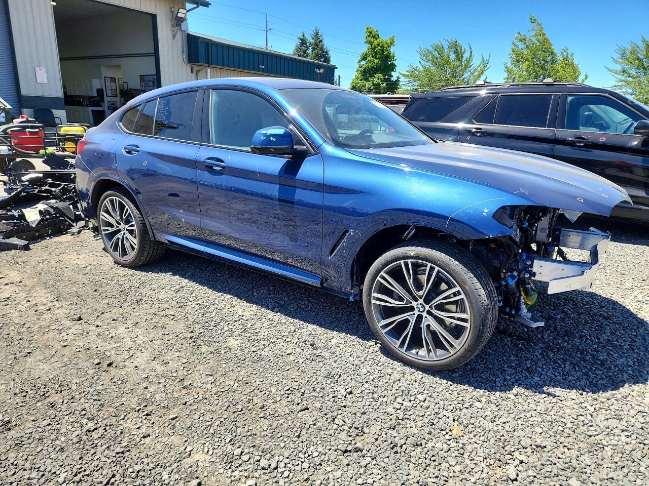 2025 BMW X4 xDrive 30i