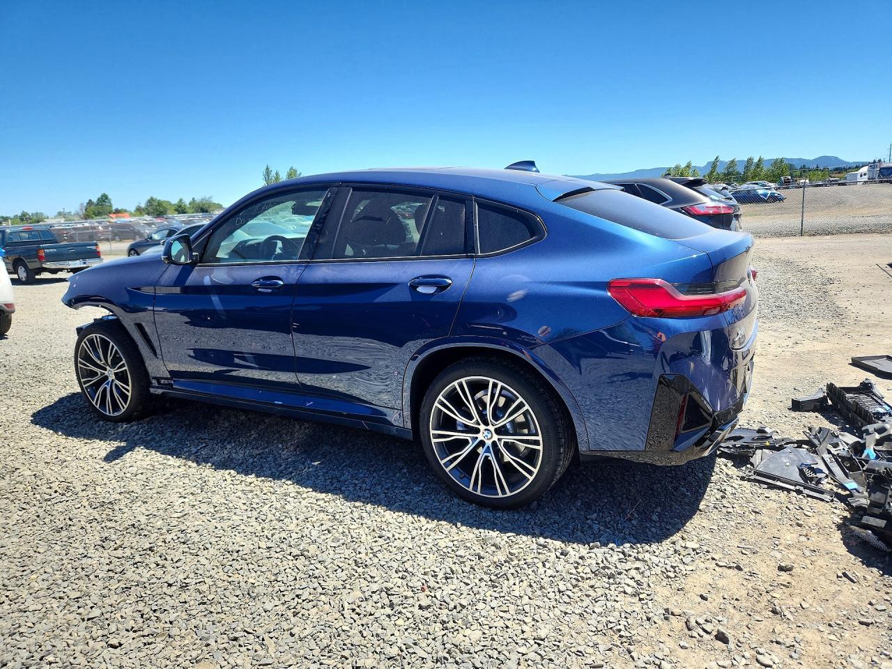 2025 BMW X4 xDrive 30i