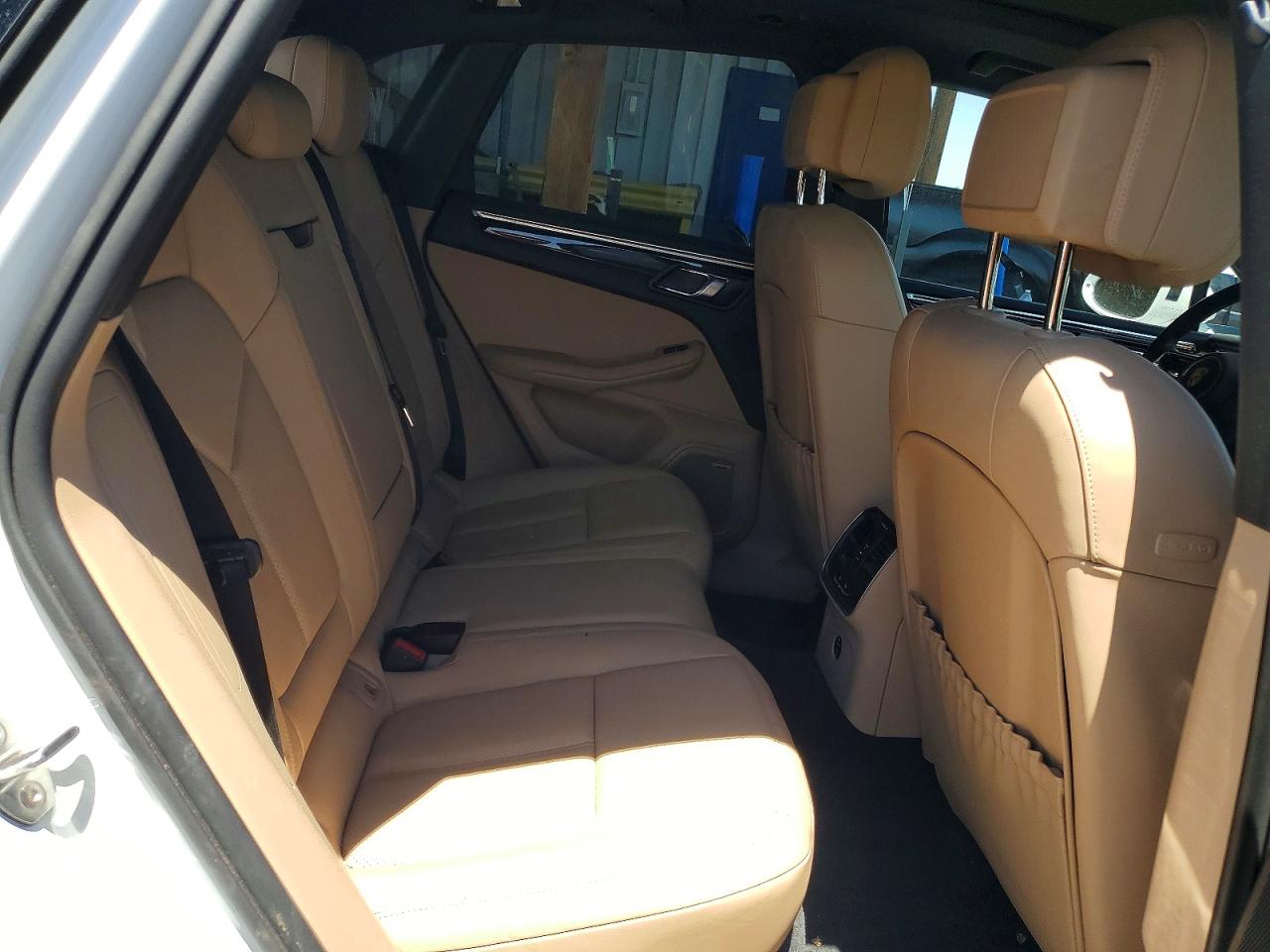2022 PORSCHE MACAN