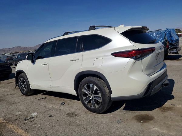 2021 TOYOTA HIGHLANDER XLE Nav