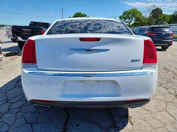 2017 CHRYSLER 300