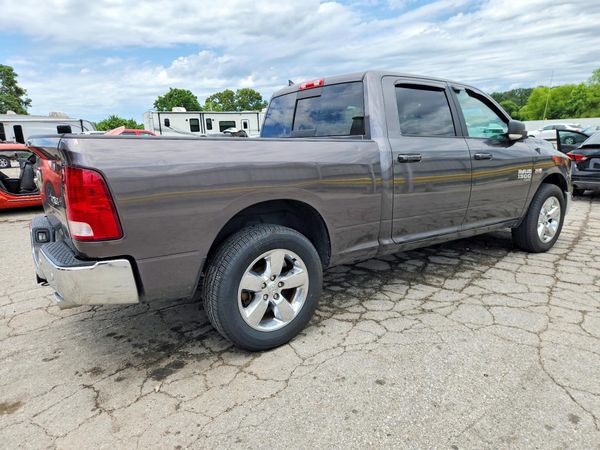 2019 RAM 1500 CLASSIC SLT