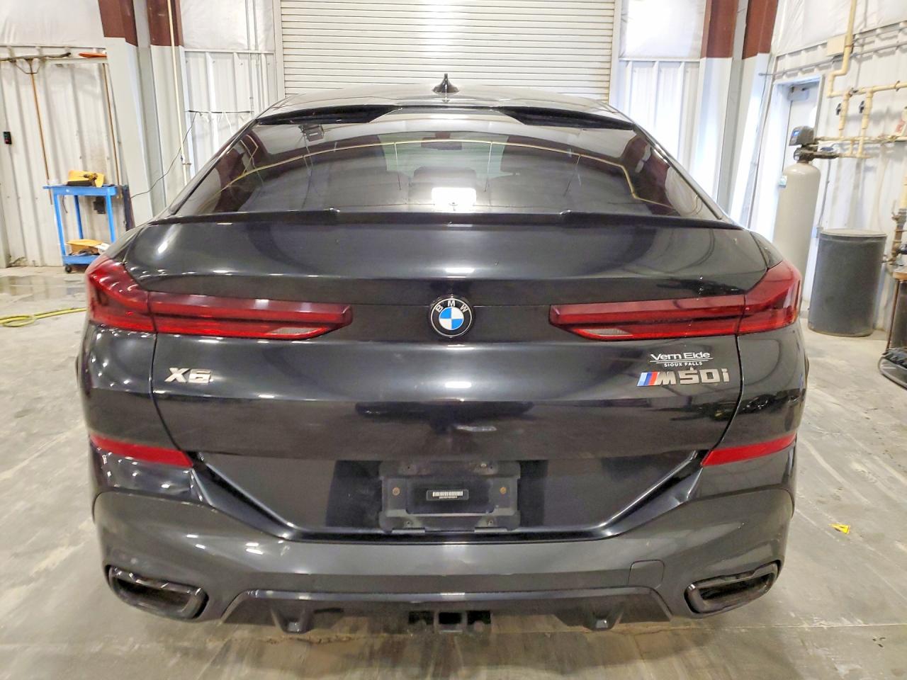 2021 BMW X6 M50i