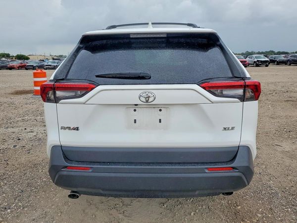 2022 TOYOTA RAV4 XLE — DIRR